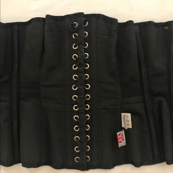 Vintage Black Patent Beauty Corset - Picture 7 of 14